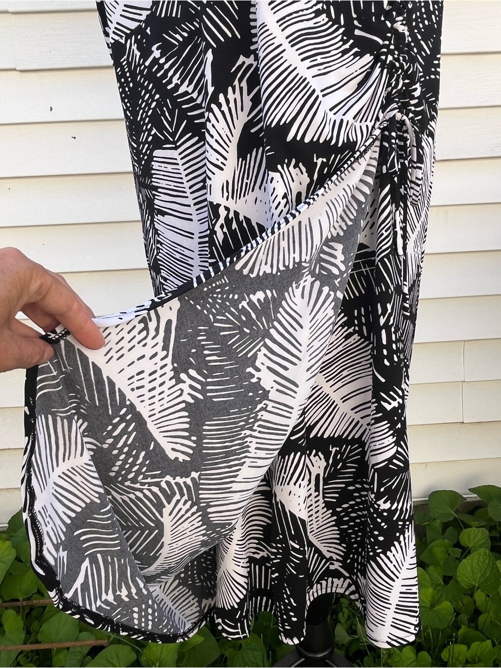 Jones New York Faux Wrap Midi Dress Leaf Print Black White Size 2X - Picture 7 of 12
